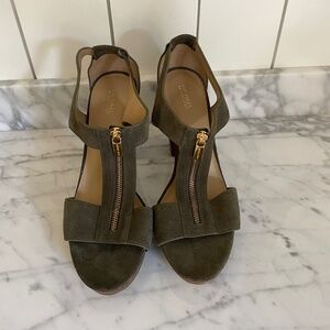 Michael Kors Olive Green Suede Heels Sz 10